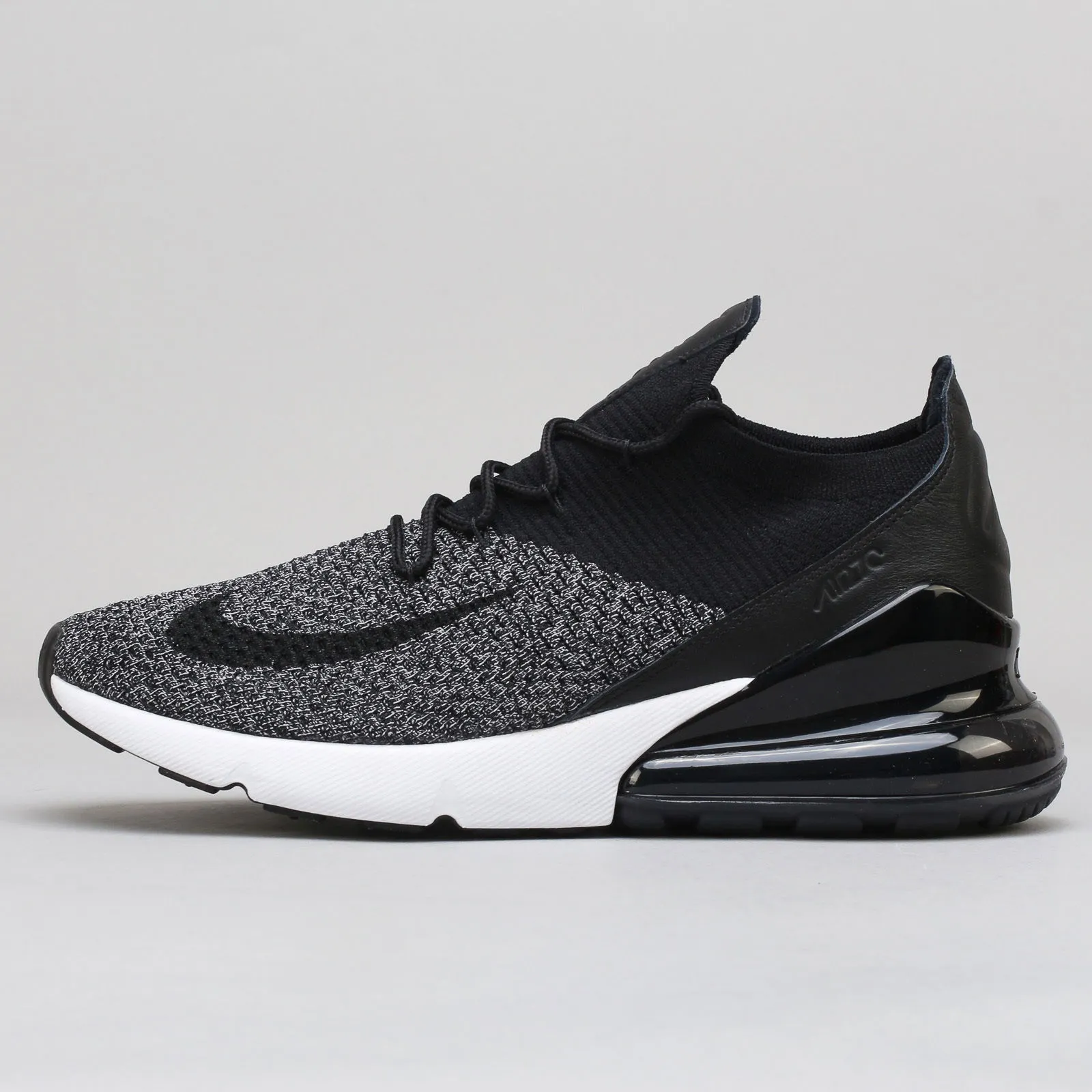 Nike Air Max 270 Flyknit ''Oreo''